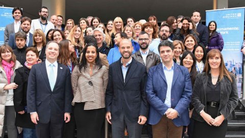 United Airlines inaugura Centro Global de Atención al Cliente en Vicente López