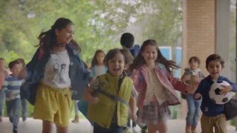 Walmart México lanza su campaña "Regresa con todo a clases"