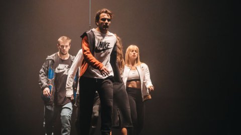 
Nike co creó junto a Fuerza Bruta un show por el lanzamiento de las Air Vapormax