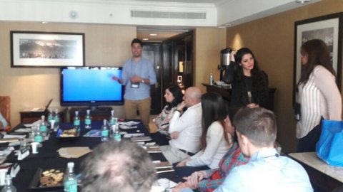 Revista Convivimos participó de Brand100