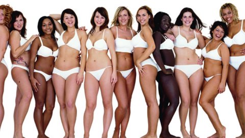 El consumidor prefiere ver publicidades con "personas reales" y que lo haga reír
