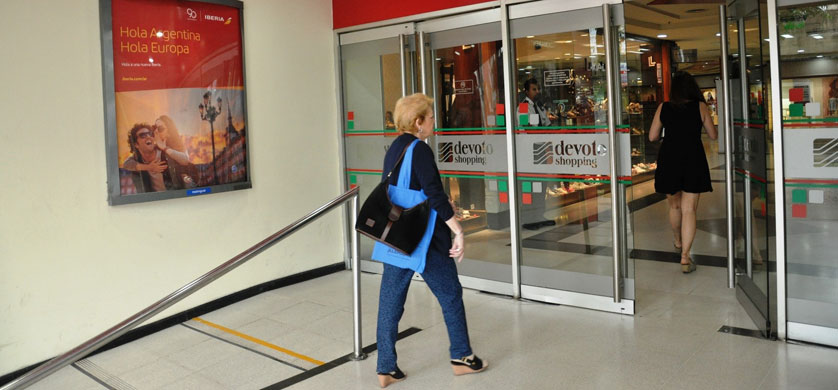 Campaña Iberia en el circuito shoppings de Resting Car
