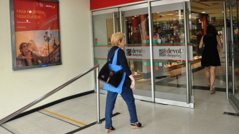 Campaña Iberia en el circuito shoppings de Resting Car