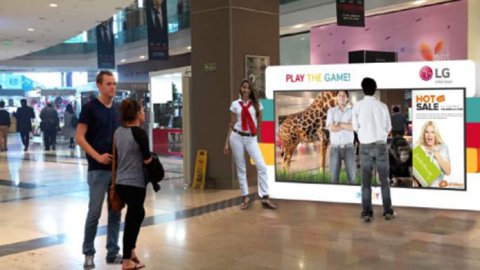 Grupo AYI instala pantallas interactivas en el Dot y el Abasto