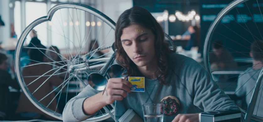 "Pegote", el nuevo comercial de Grey para Alikal