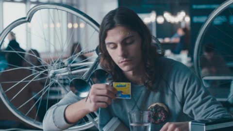 "Pegote", el nuevo comercial de Grey para Alikal
