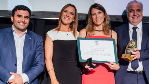 Universidad Siglo 21 distinguió a Isela Costantini