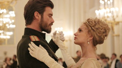 Eltrece estrena "Amor en Guerra", una nueva novela turca