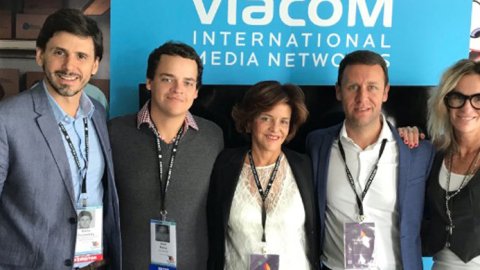 Telefe y Ecuavisa presentan nueva serie "El infierno de Eva"