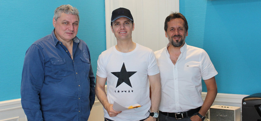 Santiago Del Moro renovó su contrato con La 100