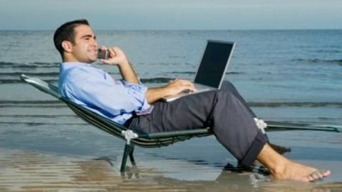 Sólo el 20% de los trabajadores se desconecta durante las vacaciones