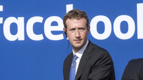Cómo Facebook se apropió del negocio periodístico a costa de los medios