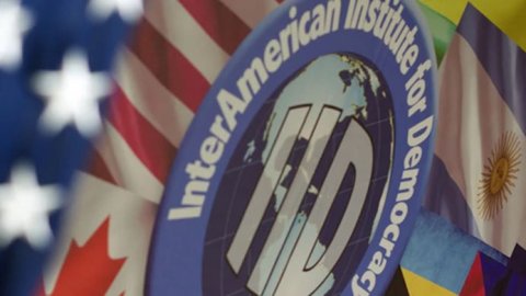 Infobae fue premiado por el Instituto Interamericano por la Democracia