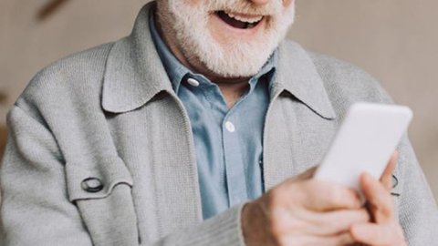 Millennials y Generación Z no son los únicos que no pueden vivir sin su smartphone