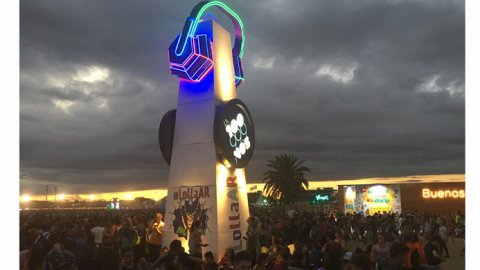 La 100 llevó el ícono de Buenos Aires al Lollapalooza
