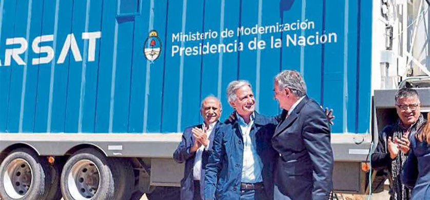 El Gobierno dio luz verde a las telefónicas para que ingresen a la TV satelital