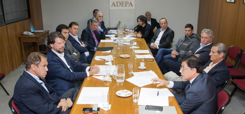 Medios argentinos analizan estrategias comunes frente a redes sociales y plataformas digitales