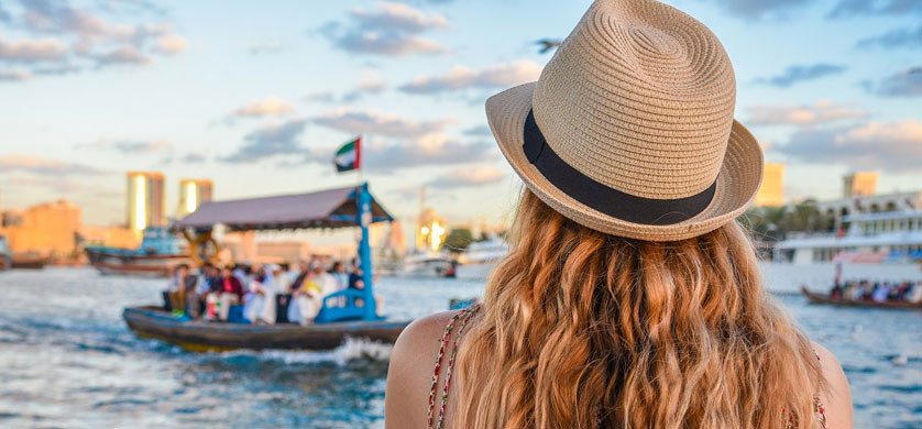 “El 80 % de las personas decide a dónde viajar por los influencers”