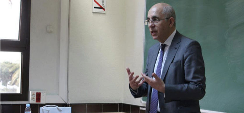 El director de El Mundo: "Los lectores están volviendo a los periódicos"