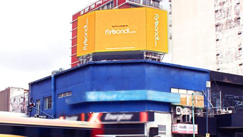 Brand plus sigue sumando dispositivos en vía pública