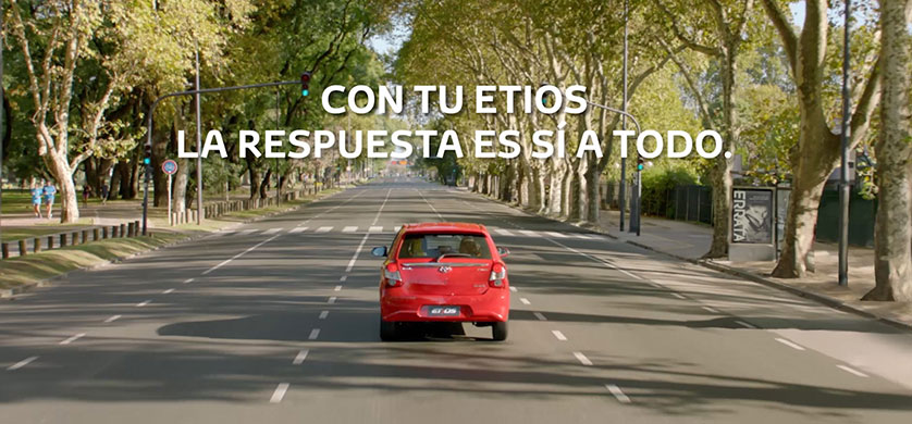 "Sí a todo" la nueva campaña de Grey Argentina para Toyota Etios