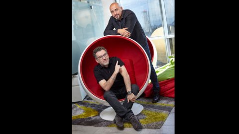 Carlos Octavo asume como VP creativo de beker/socialand y crea campaña