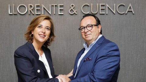 Llorente & Cuenca adquiere Arenalia y refuerza presencia en Barcelona