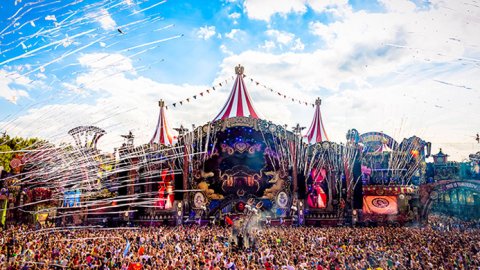 One 103.7 y Budweiser invitan a Tomorrowland