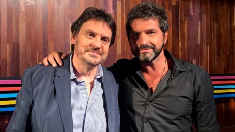 Felipe Pigna junto a Iván Noble por Canal (á)