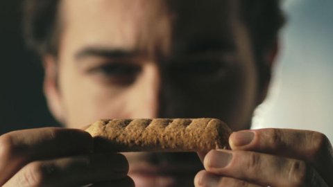 "Oda al mix de sabores", lo nuevo de Young para Arcor Cereal Mix