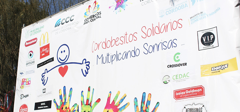 McDonald’s repartió juguetes y libros para festejar el Día del Niño