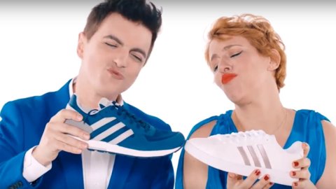 “Quiero vivir en zapatillas”, la nueva campaña de Human para Falabella