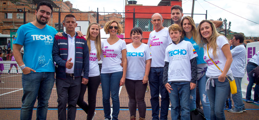 Canal Sony construyó una cancha multideportiva en Colombia
