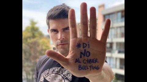 A&E lanza en Latinoamérica la campaña #DiNoAlCyberbullying