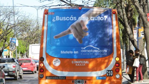 Campaña OOH de Ayi para Demotores