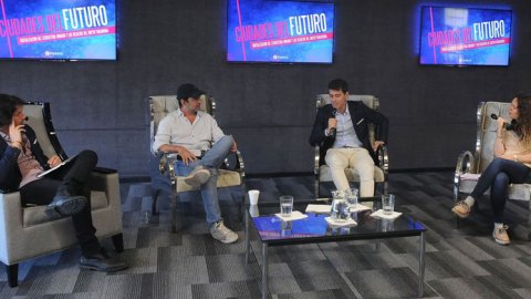 Editorial Perfil organizó un debate sobre "Ciudades del futuro"