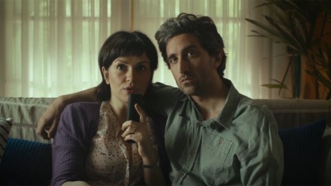 “Por voz y por vos”, la campaña de Telecentro para presentar el control remoto por voz
