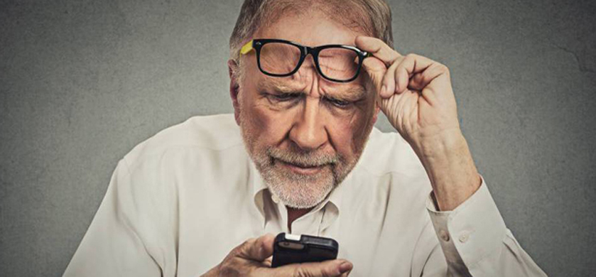 Los abuelos, los verdaderos adictos al WhatsApp
