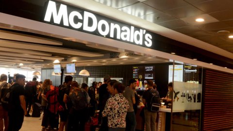 McDonald’s ya ofrece su nueva experiencia digital en sus locales de Ezeiza y Aeroparque