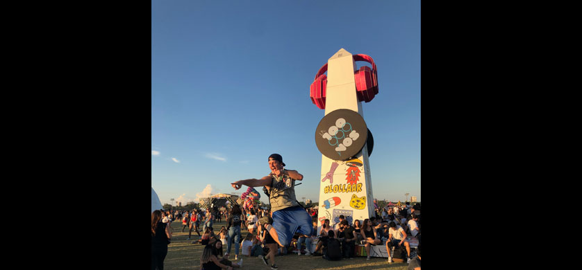 El obelisco de La 100, un emblema del Lollapalooza 2019