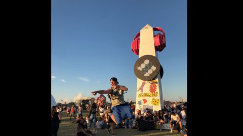 El obelisco de La 100, un emblema del Lollapalooza 2019