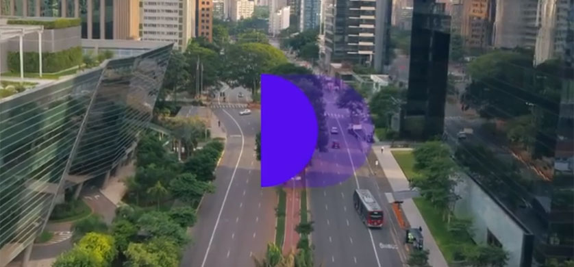 Despegar presentó "Vivir Viajando", su campaña de relanzamiento de identidad