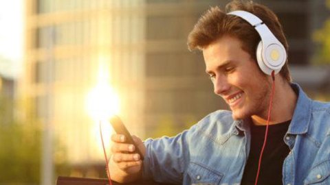 Los anuncios de audio relacionados con las actividades del oyente son más eficaces