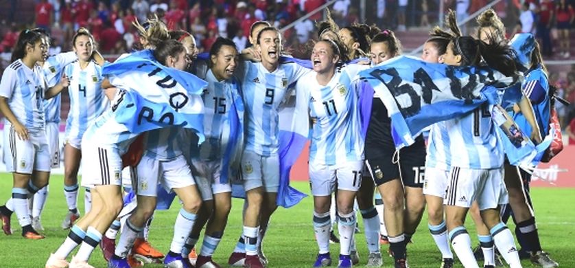 Doble programa de fútbol en la TV Pública