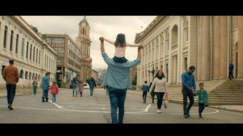 "Subámonos", el primer spot de The Juju Colombia para el Metro