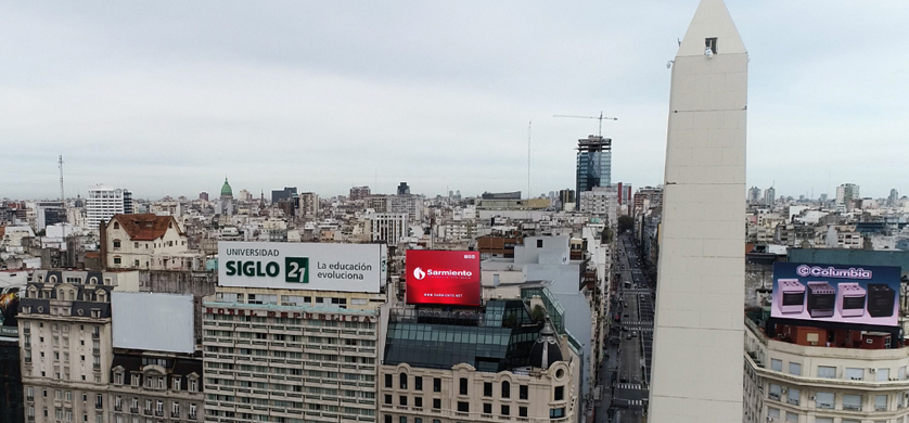 Publicidad Sarmiento instaló un Gran Formato Digital frente al Obelisco