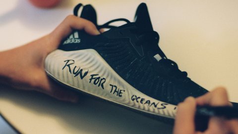 Adidas vuelve a llamar a corredores para salvar a los océanos