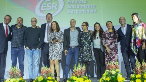 Bombay obtuvo el premio Caracol de Plata por la campaña "NESCAFÉ Tributo"