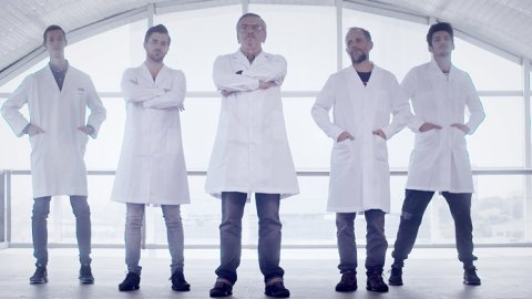 "Manitos", el nuevo trabajo viral de La Comunidad para LALCEC