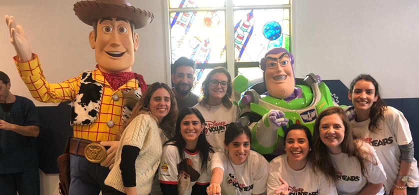 Disney VoluntEARS lleva magia a más de 1000 niños hospitalizados